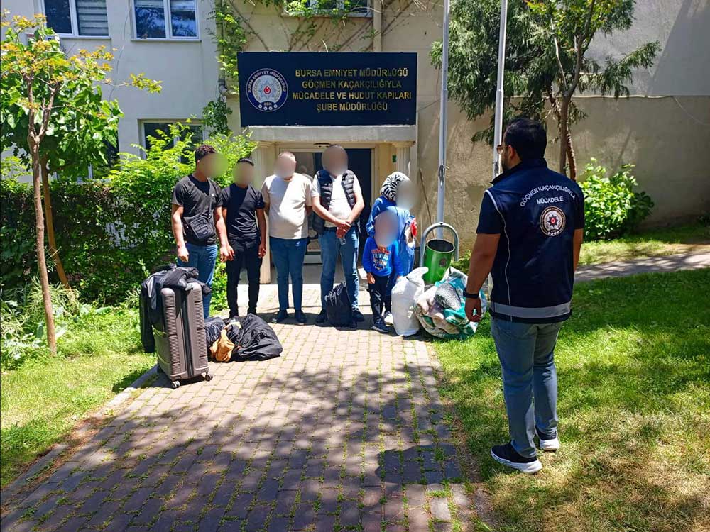 Yabancı Uyruklu Şahısları Yasa dışı Yollarla Taşıyan Organizatörlere Yönelik Operasyon Yapıldı.